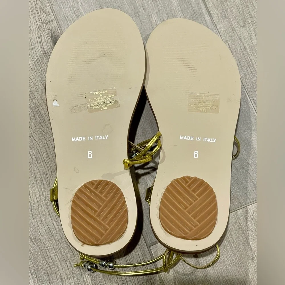 Steven Steve Madden Metallic Yellow Gladiator Straps Flat Sandals size 6